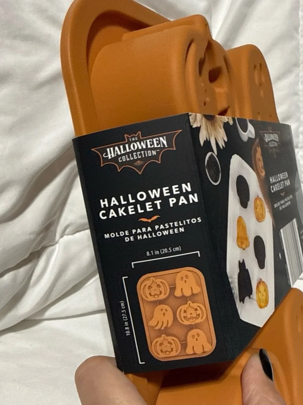 NEW Crofton Ghost & Pumpkin Halloween Cakelet Pan 6 cavity silicone baking mold